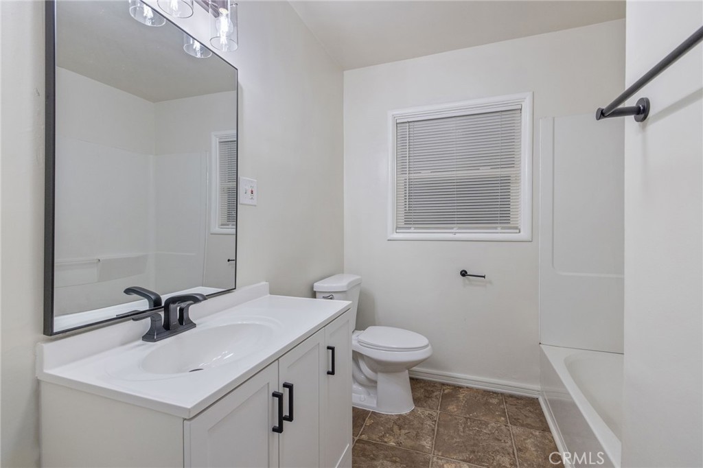 980 E Apricot, Tulare, CA 93274