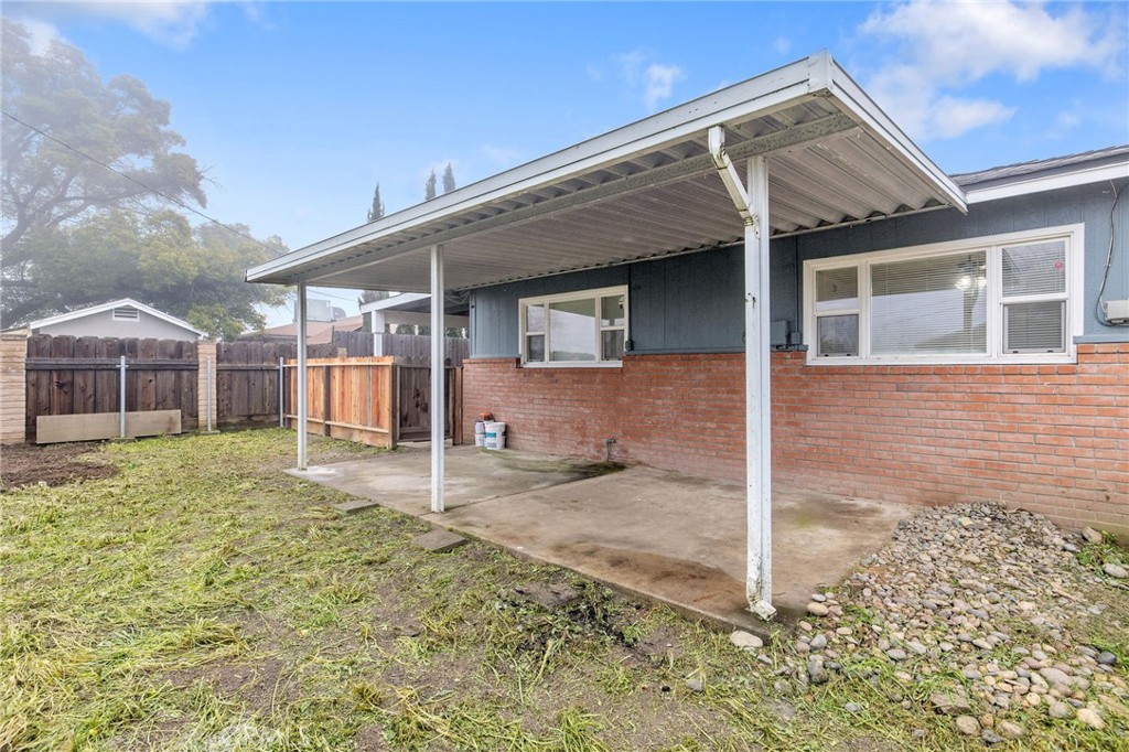 980 E Apricot, Tulare, CA 93274