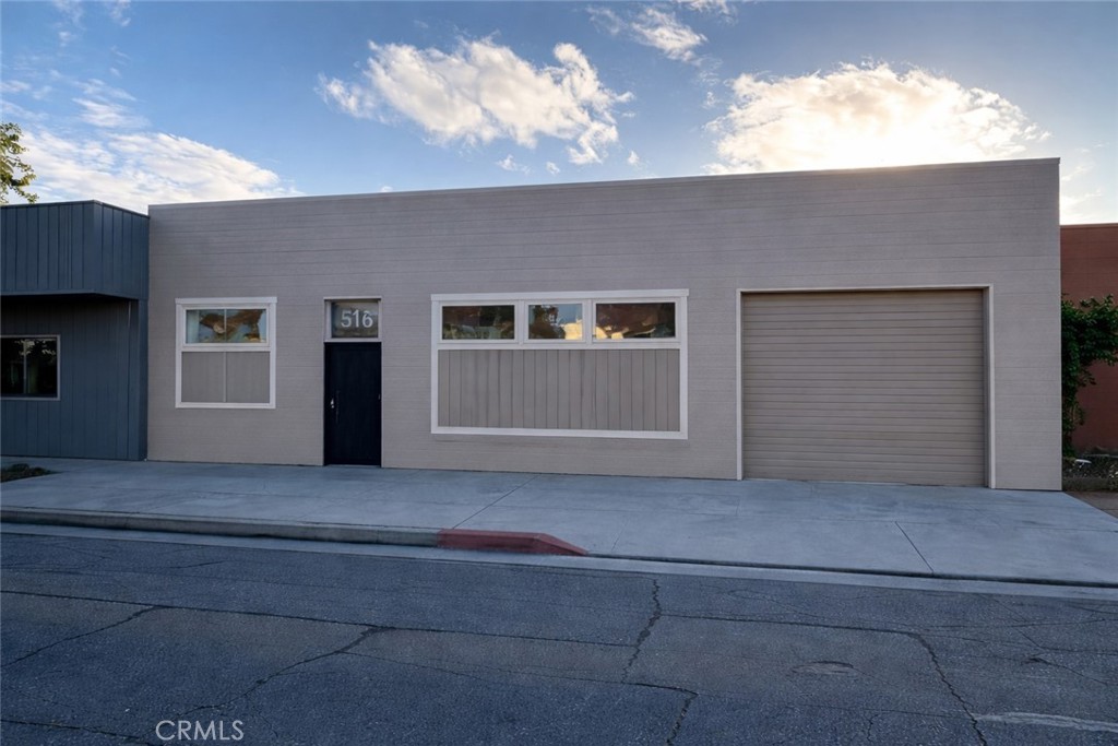 516 N Gateway Dr, Madera, CA 93637