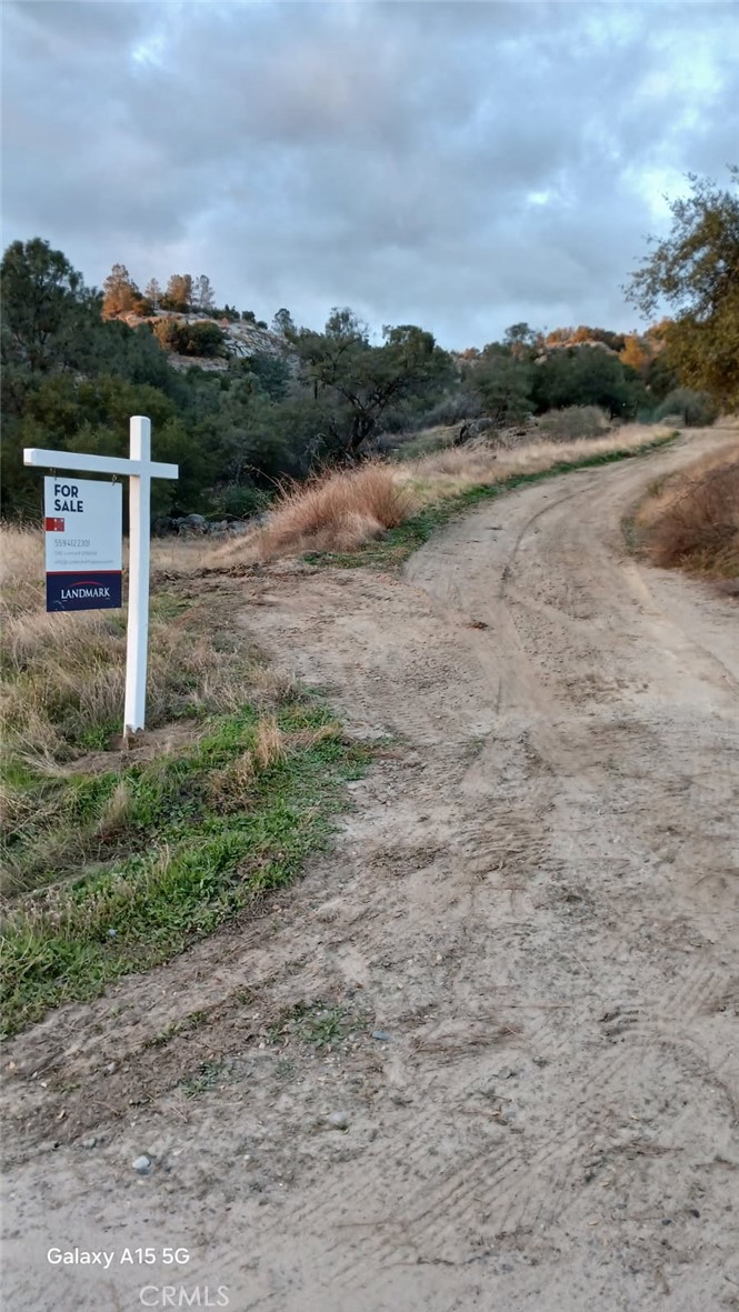 37 Lynx Ln, Prather, CA 93651