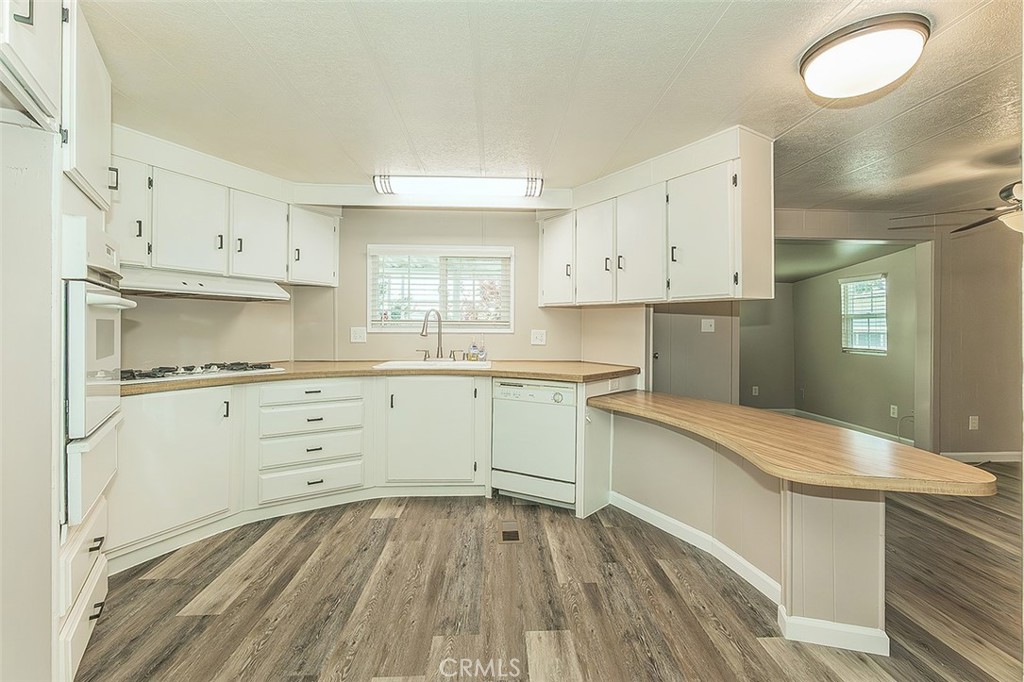 371 Bethel Ave, Sanger, CA 93657