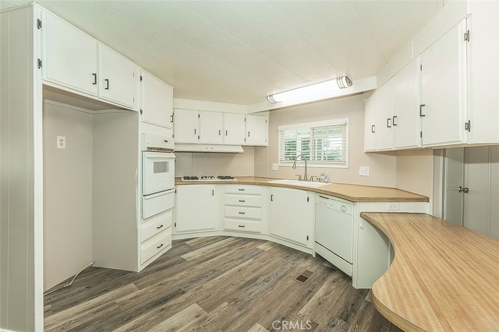 371 Bethel Ave, Sanger, CA 93657