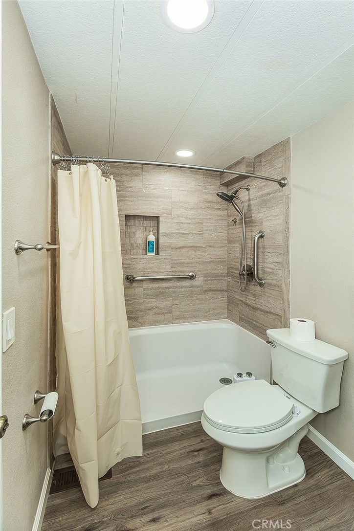 371 Bethel Ave, Sanger, CA 93657