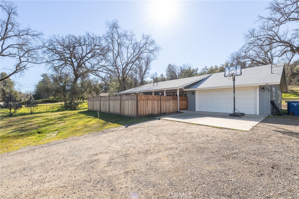 42918 HWY 49, Ahwahnee, CA 93601
