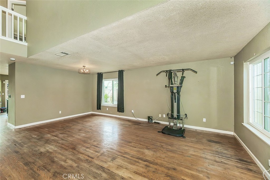 671 Cambria Ln, Lemoore, CA 93245