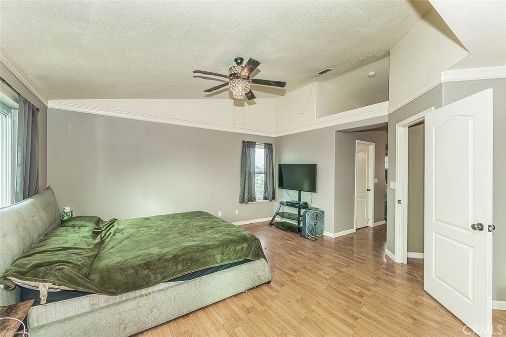 671 Cambria Ln, Lemoore, CA 93245