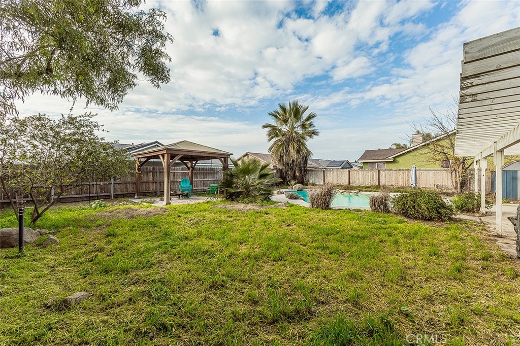 671 Cambria Ln, Lemoore, CA 93245