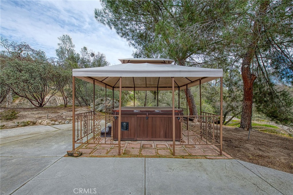 41961 Long Hollow Dr, Coarsegold, CA 93614