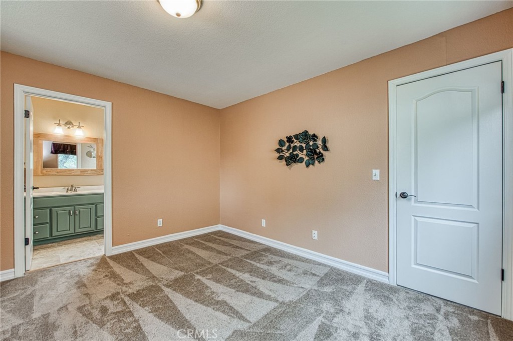 41961 Long Hollow Dr, Coarsegold, CA 93614