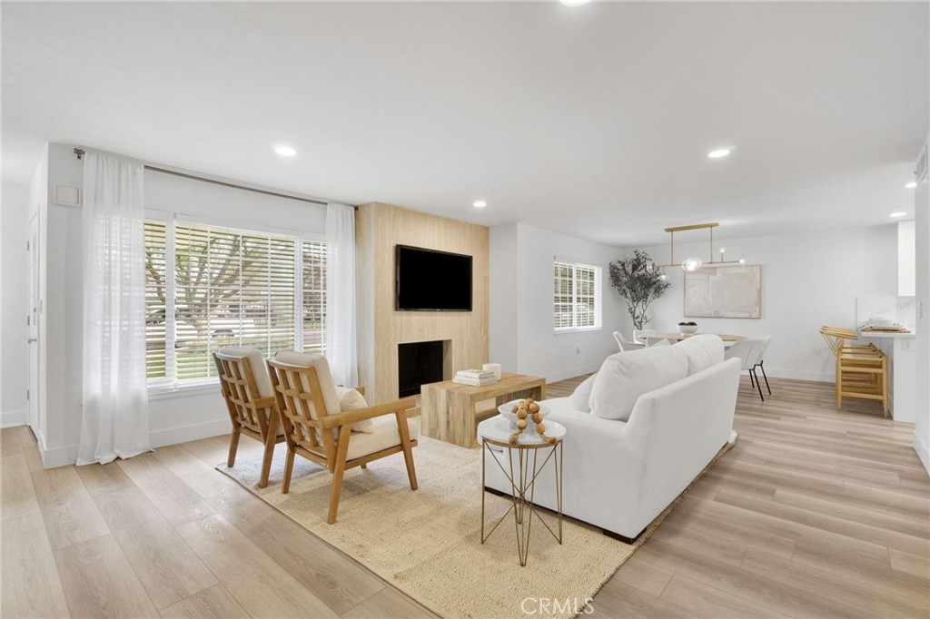 5565 N Winchester Ave, Fresno, CA 93704