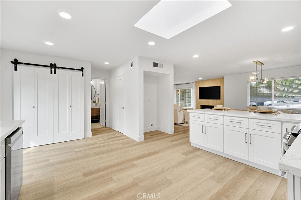 5565 N Winchester Ave, Fresno, CA 93704