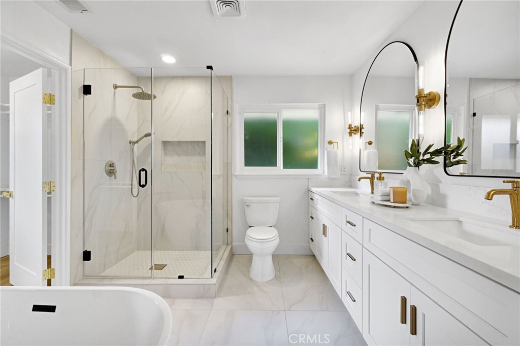 5565 N Winchester Ave, Fresno, CA 93704