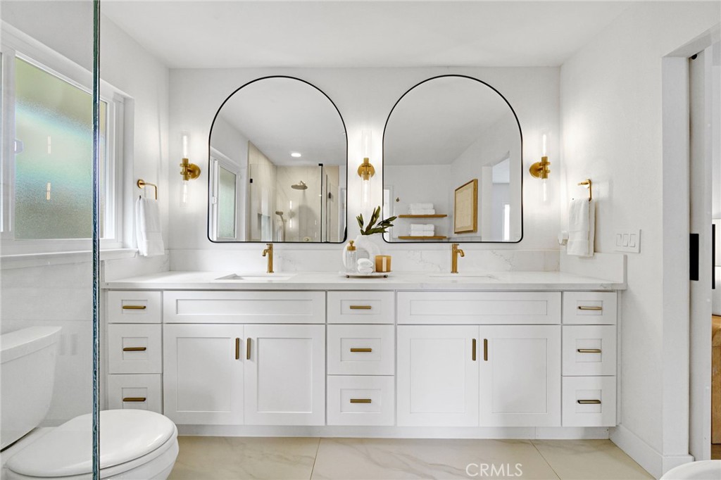 5565 N Winchester Ave, Fresno, CA 93704