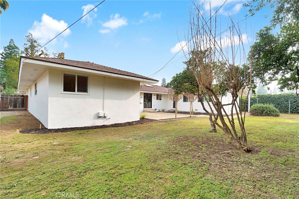 5565 N Winchester Ave, Fresno, CA 93704