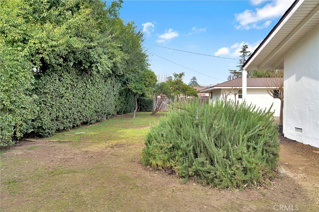 5565 N Winchester Ave, Fresno, CA 93704