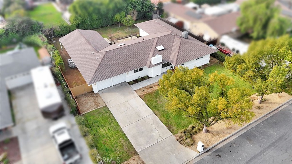 5565 N Winchester Ave, Fresno, CA 93704