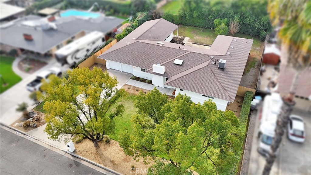 5565 N Winchester Ave, Fresno, CA 93704