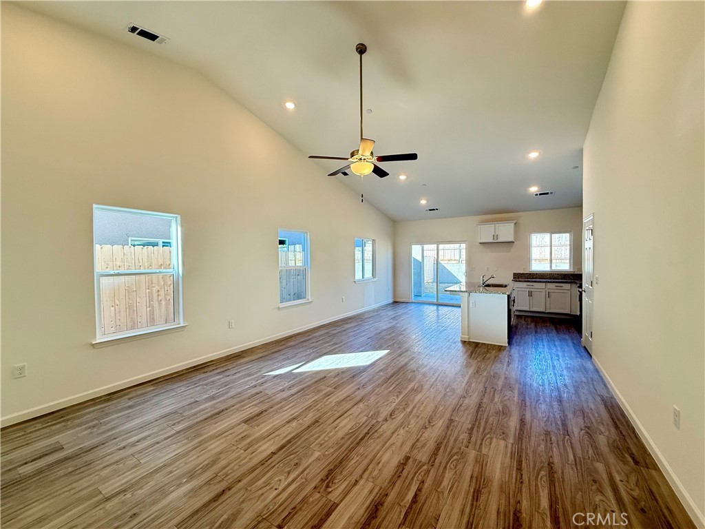 1205 Orange St, Avenal, CA 93204