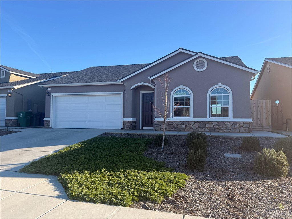 1105 E Orange St, Avenal, CA 93204