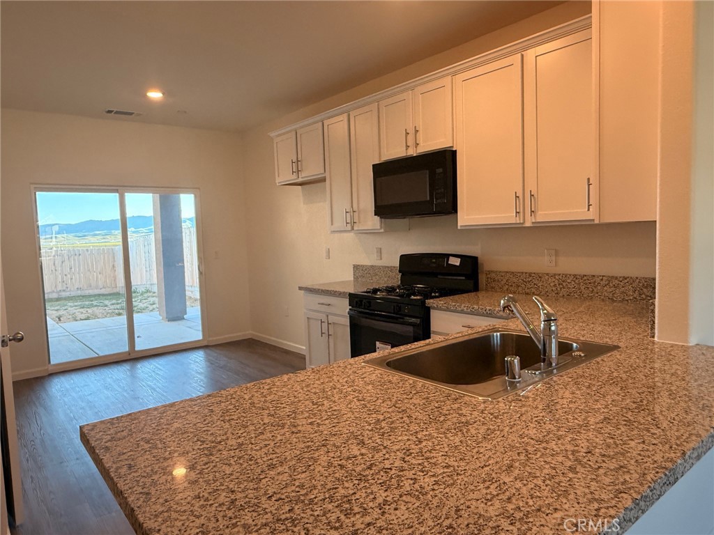 1105 E Orange St, Avenal, CA 93204