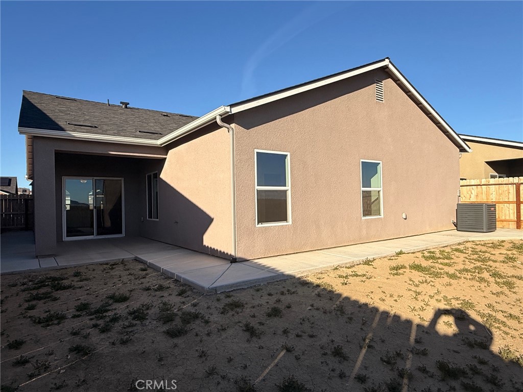 1105 E Orange St, Avenal, CA 93204