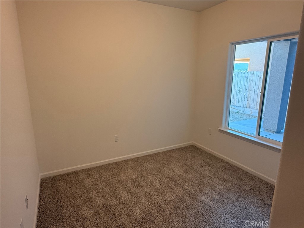 1105 E Orange St, Avenal, CA 93204