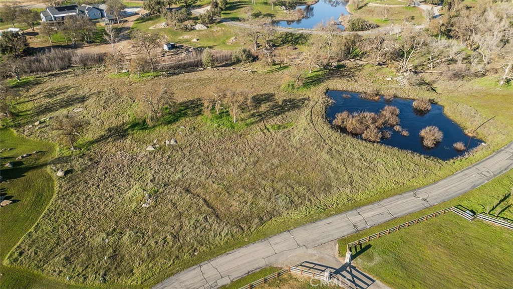 14798 Feather Woods Ln, Prather, CA 93651