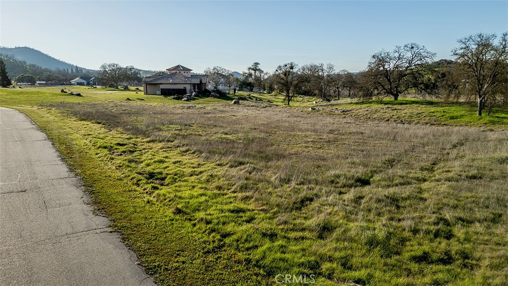 14798 Feather Woods Ln, Prather, CA 93651