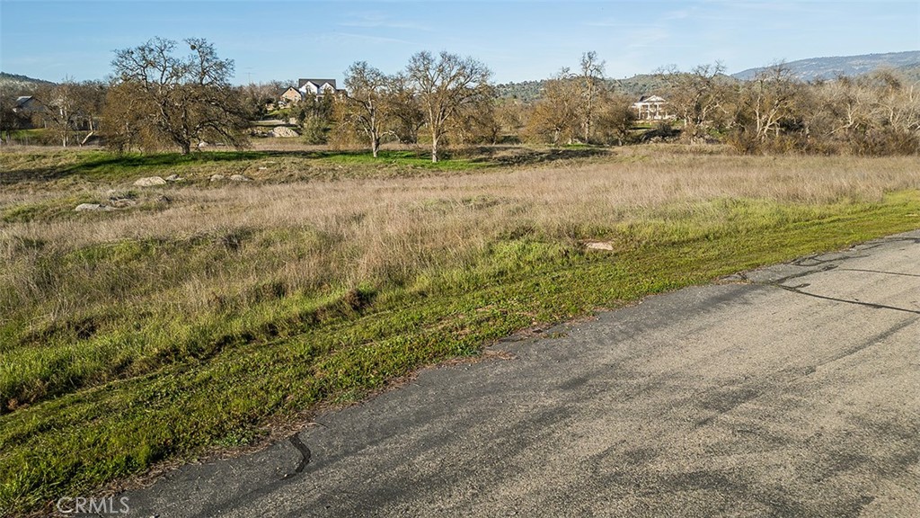 14798 Feather Woods Ln, Prather, CA 93651