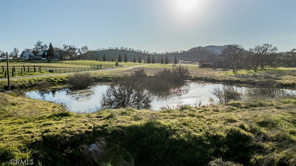 14798 Feather Woods Ln, Prather, CA 93651