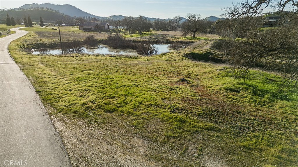 14798 Feather Woods Ln, Prather, CA 93651