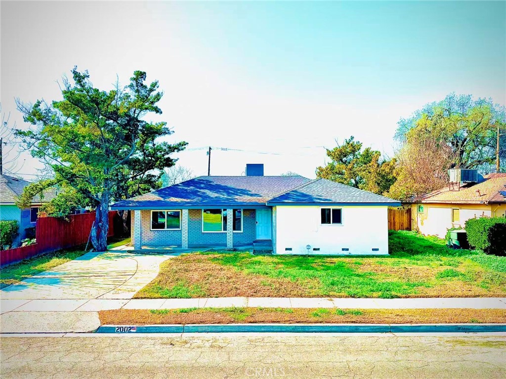 2002 N Woodridge, Hanford, CA 93230