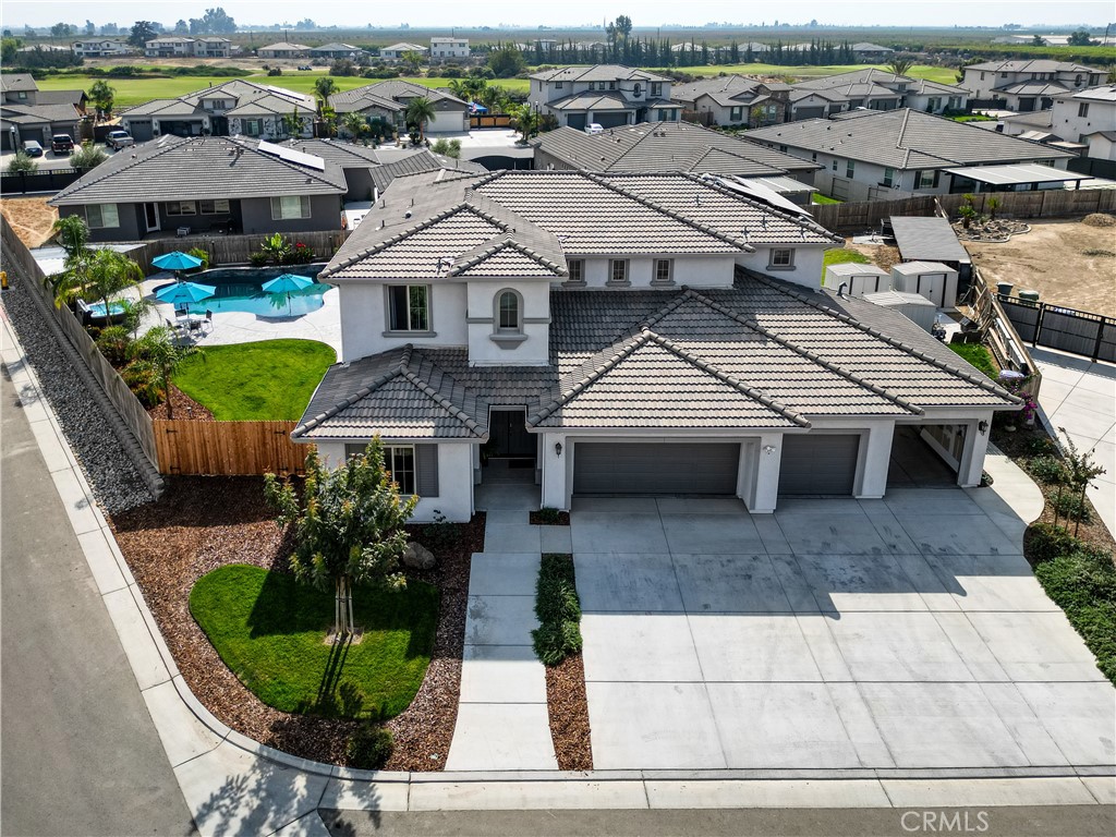 1267 Gold King Place Cir, Dinuba, CA 93618