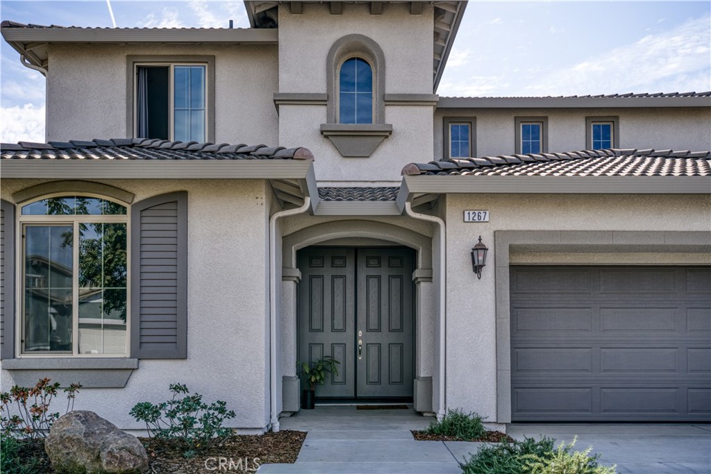 1267 Gold King Place Cir, Dinuba, CA 93618