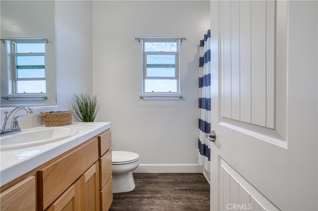 1267 Gold King Place Cir, Dinuba, CA 93618