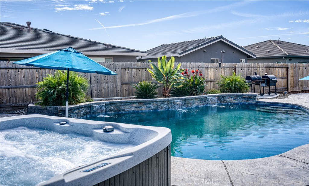 1267 Gold King Place Cir, Dinuba, CA 93618