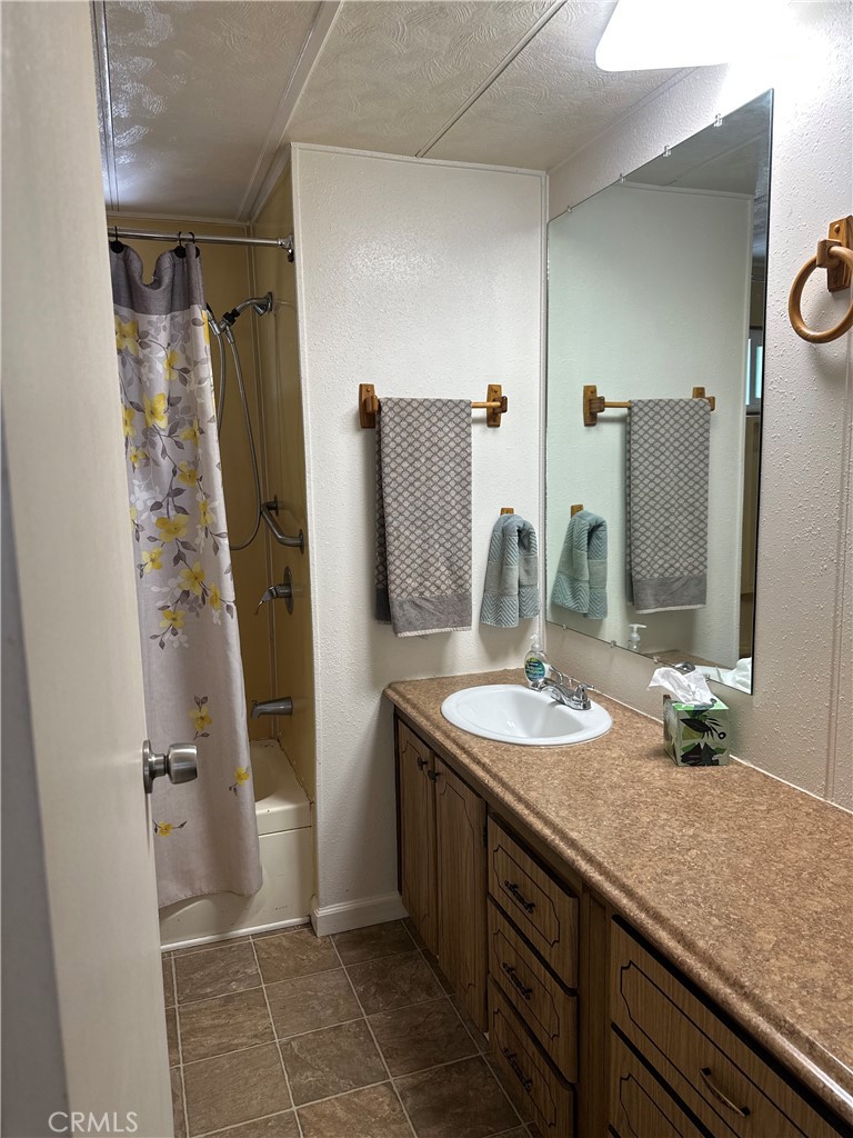 39678 Road 425B #33, Oakhurst, CA 93644