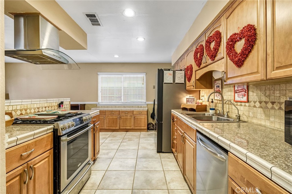 3849 N Stanford, Fresno, CA 93727