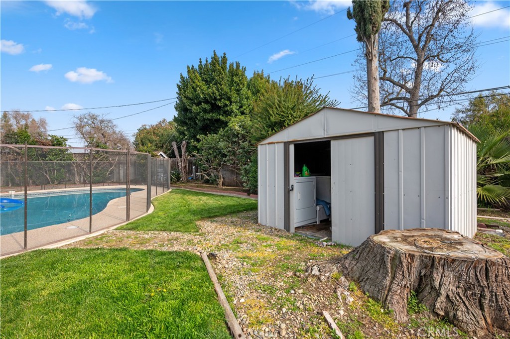 925 S Purdue Ave, Fresno, CA 93727