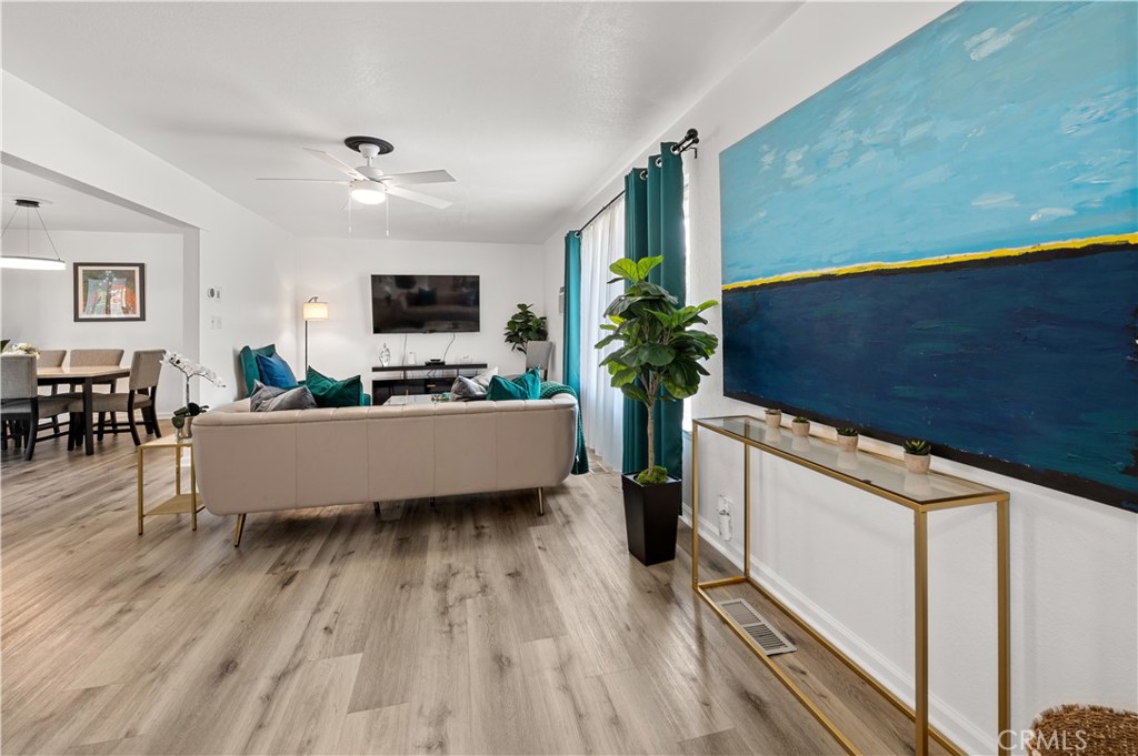 925 S Purdue Ave, Fresno, CA 93727