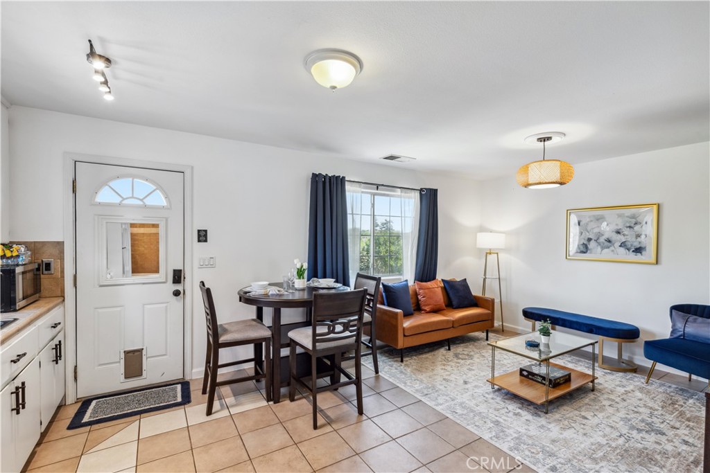 925 S Purdue Ave, Fresno, CA 93727