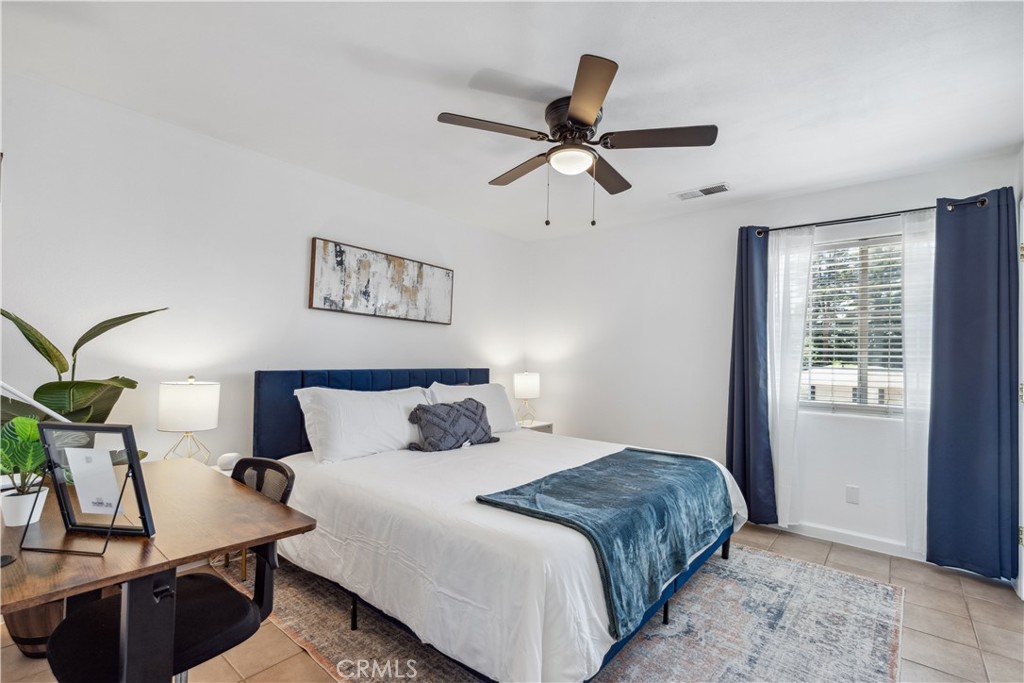 925 S Purdue Ave, Fresno, CA 93727