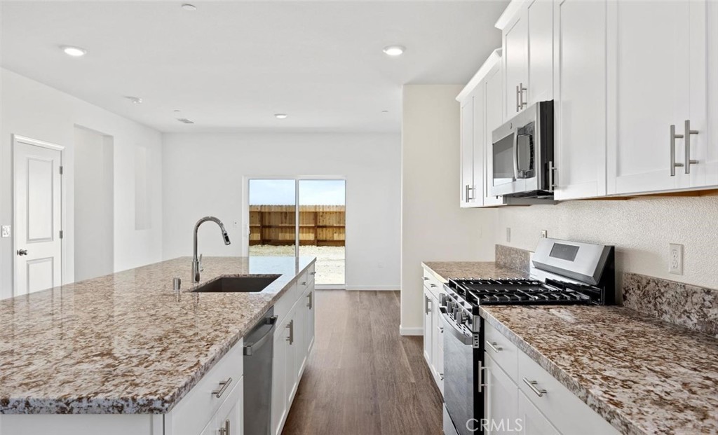 858 S Philip Ave, Fowler, CA 93625