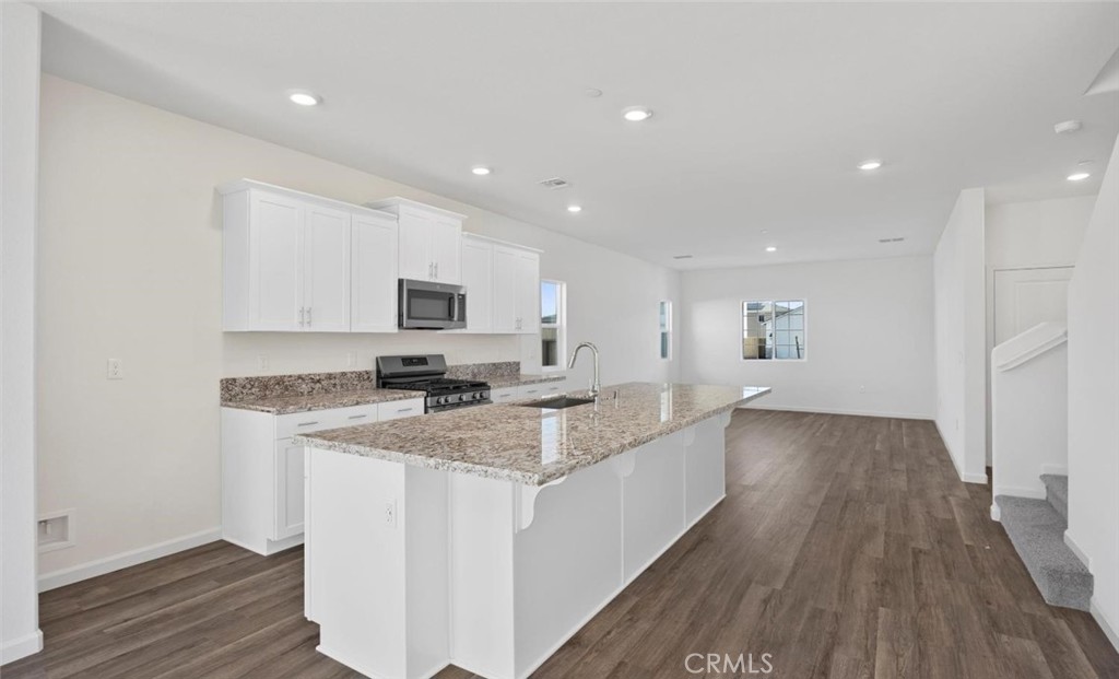 858 S Philip Ave, Fowler, CA 93625