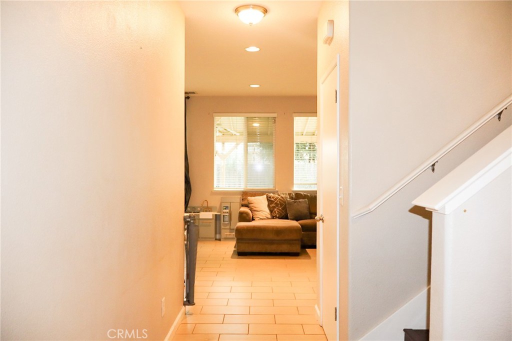 1348 Apple Ct, Madera, CA 93638