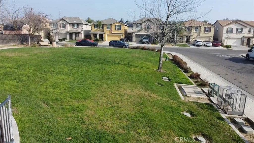 1348 Apple Ct, Madera, CA 93638