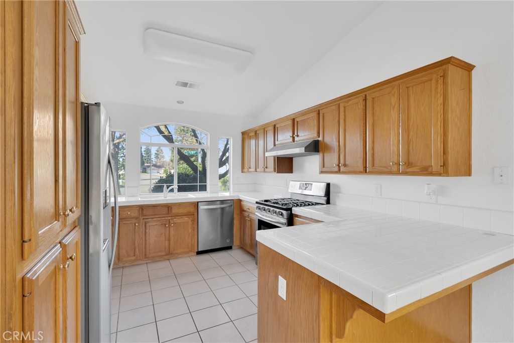 8590 N Sierra Vista, Fresno, CA 93720