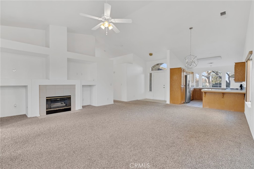 8590 N Sierra Vista, Fresno, CA 93720