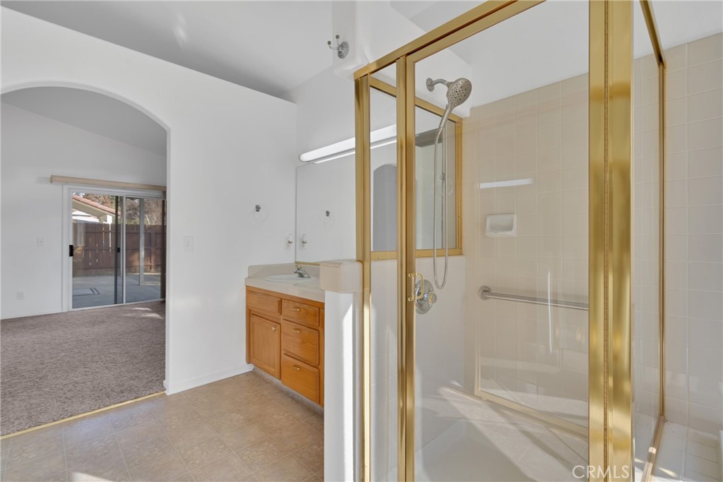 8590 N Sierra Vista, Fresno, CA 93720