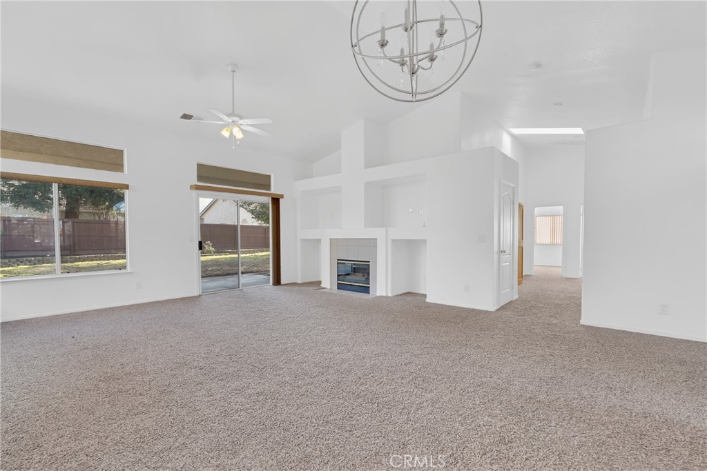 8590 N Sierra Vista, Fresno, CA 93720